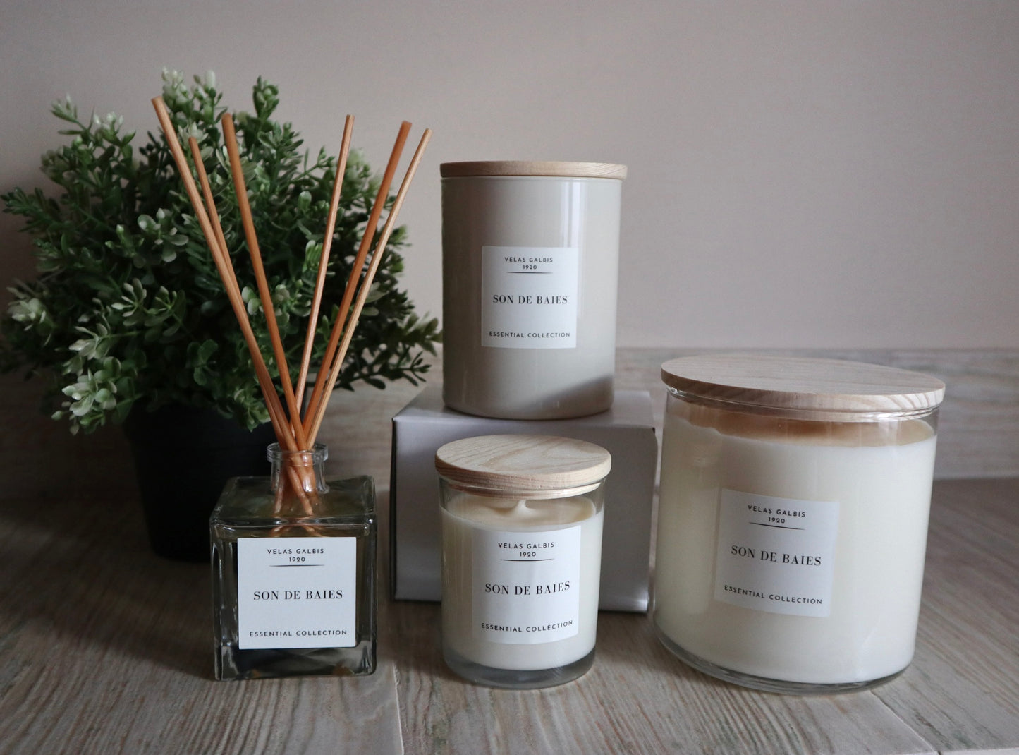 Velas • Essential Collection